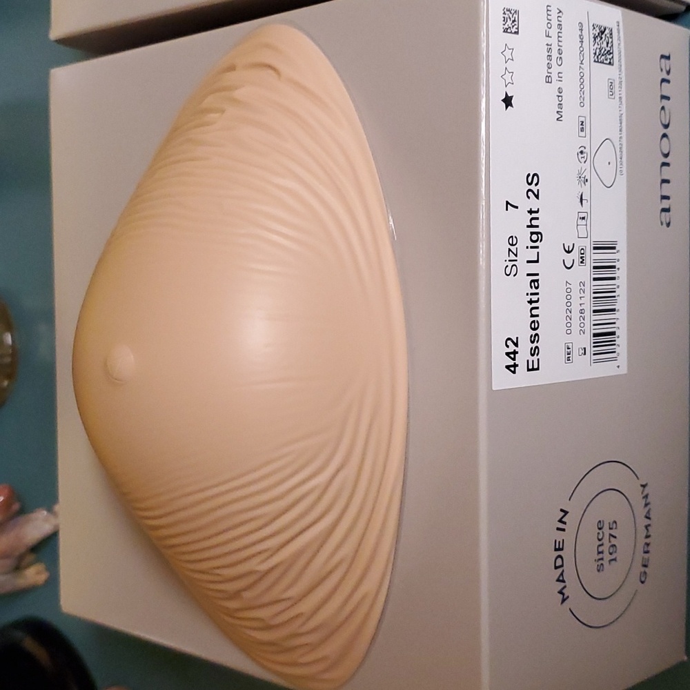 ๐ Amoena Breast Prosthesis #442 - Picture 10 of 10